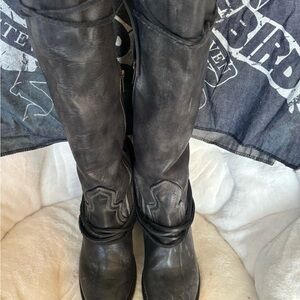 Freebird black Coal size 7, black and red boots